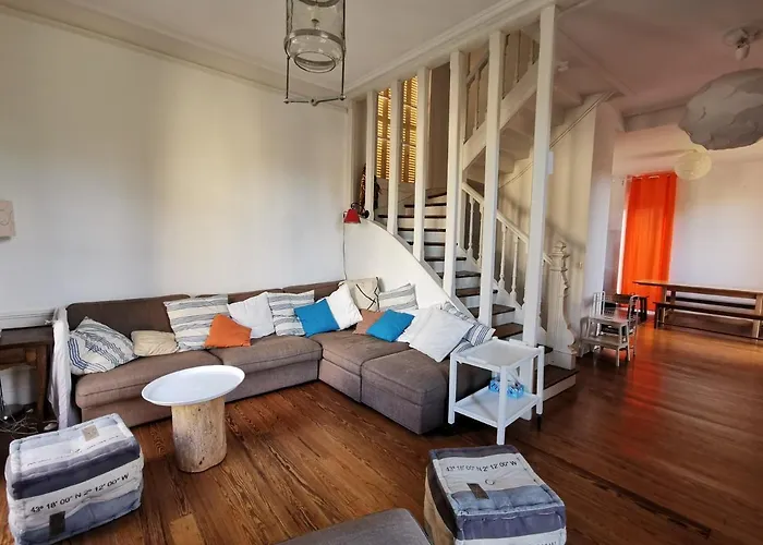 Jeanne Marie Feriehus *